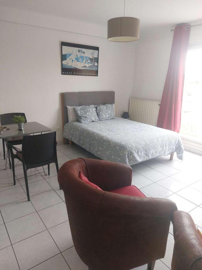 Residence D'Anjou - Grand Studio Avec Balcon Et Parking Privatif Perpignan Eksteriør billede